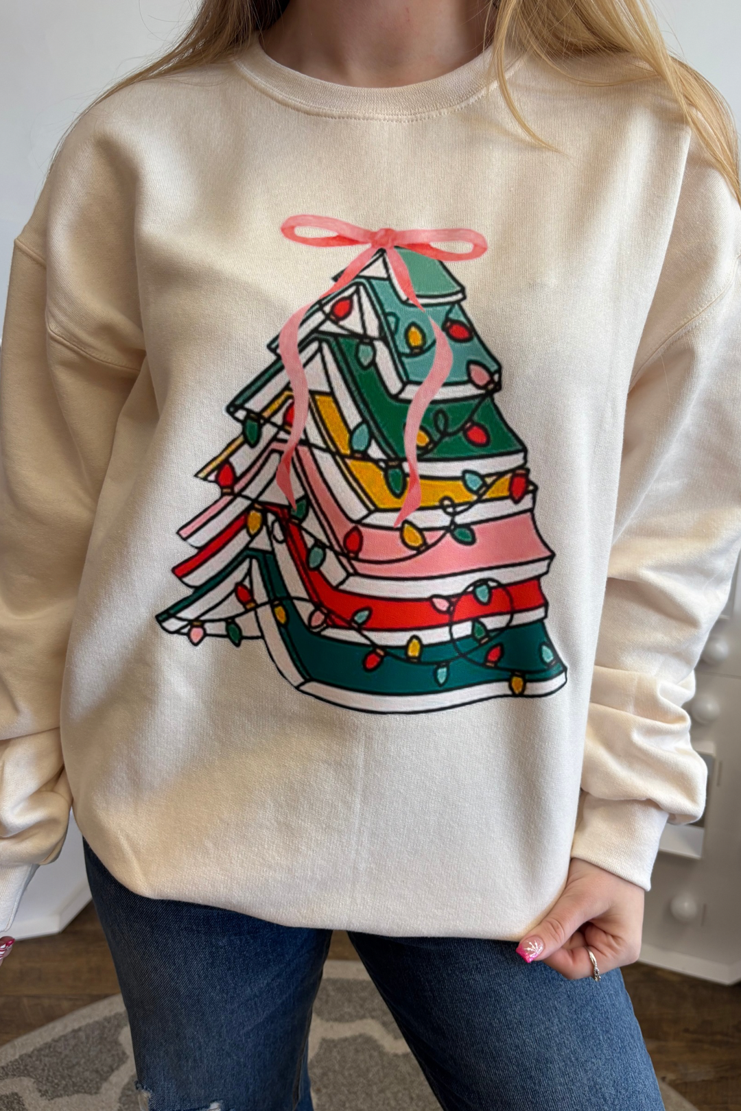 Merry Christmas Books Crewneck - Sweet Cream