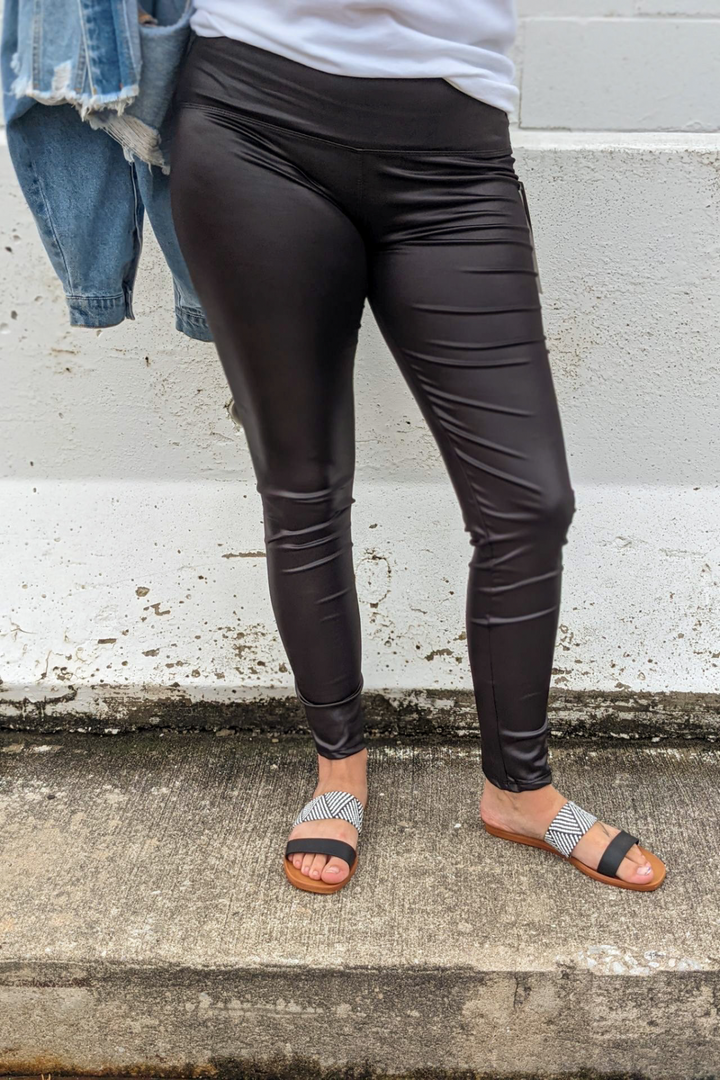 Diva Moment Faux Leather Leggings