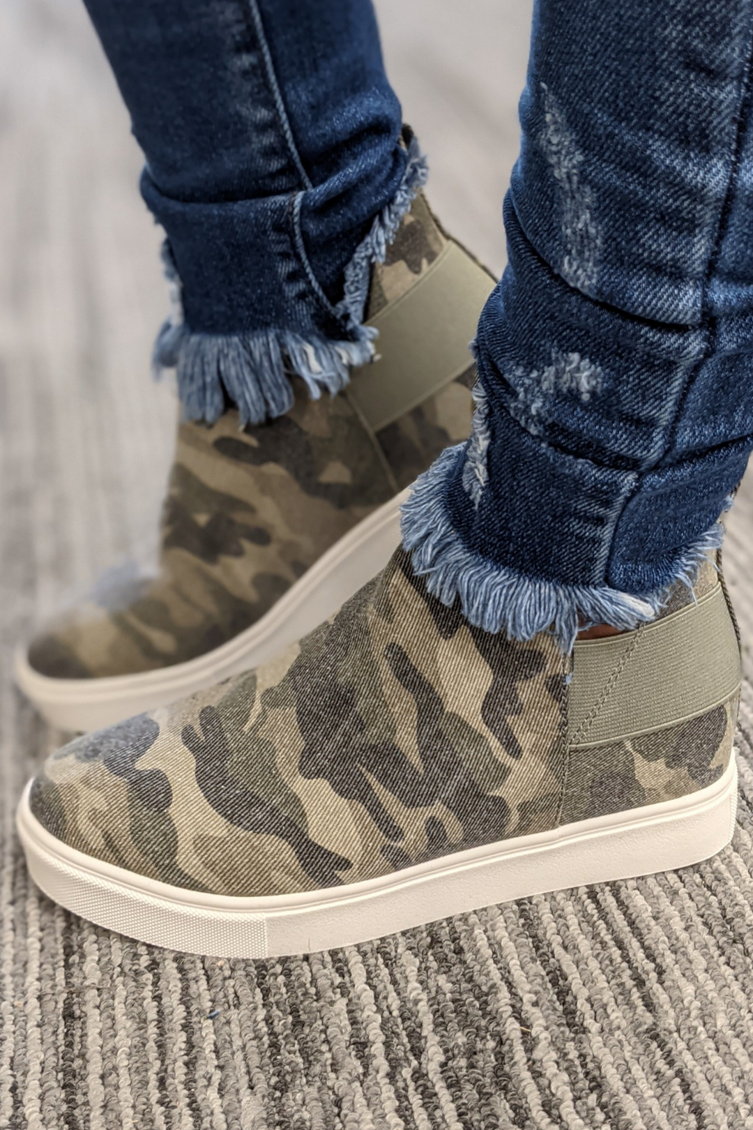 Diana Wedge Sneakers - Camo