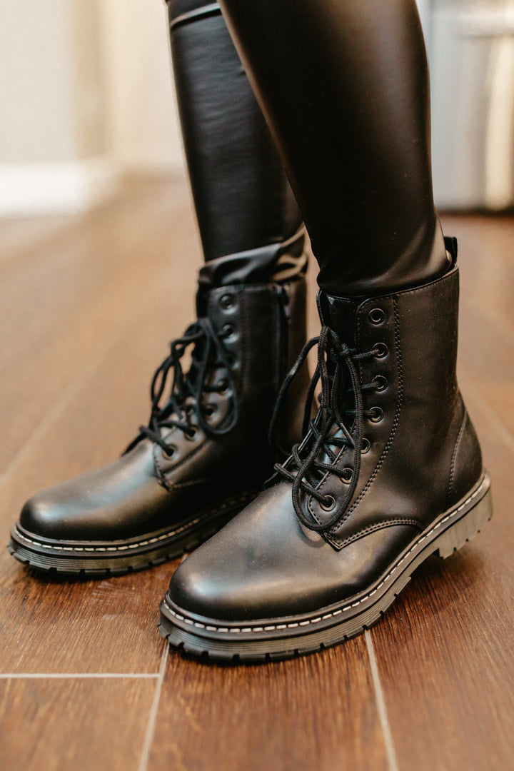 Living Life Boots - Black